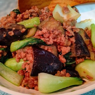 ご飯が進む！ナスとチンゲン菜の肉味噌炒め